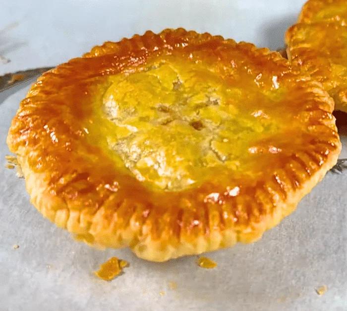 Easy Mouth-Watering Steak Pie Recipe