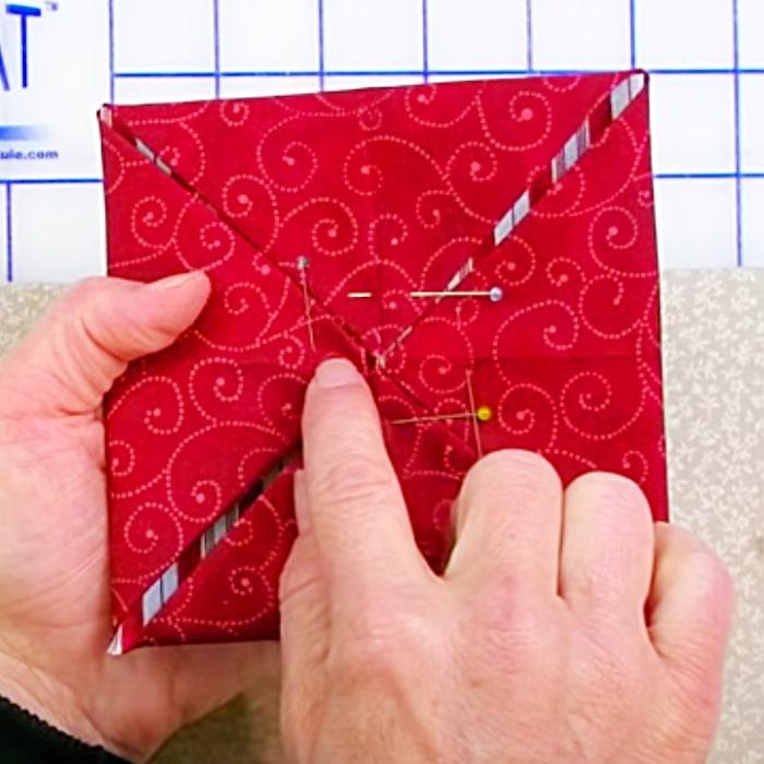 Quilted Ornament Idea - How To Make Fabric Ornaments - Easy Quilting Ideas