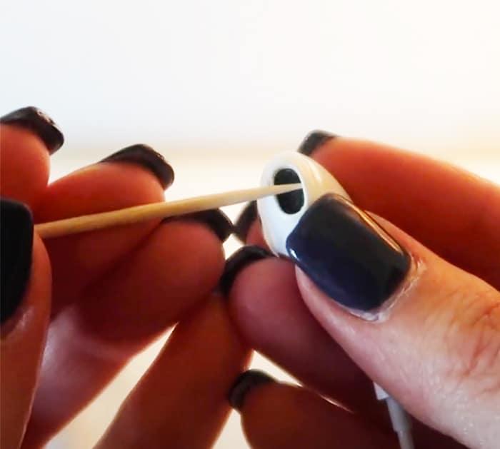Use Toothpick to Clean Airpods - Cleaning tips and hacks - Easy Ways To Clean Headphones