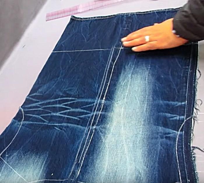 make a denim vest with a zipper out of a pair of old jeans