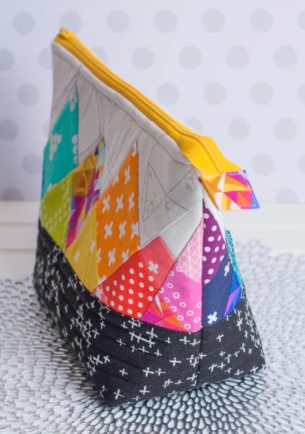 Best Quilting Projects for DIY Gifts - Rainbow Rays Quilt Block - Things You Can Quilt and Sew for Friends, Family and Christmas Gift Ideas - Easy and Quick Quilting Patterns for P