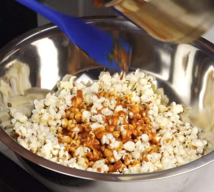 How to Make Perfect Caramel Popcorn Instructions