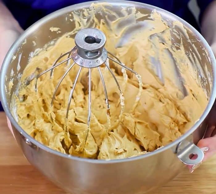 How to Make Salted Caramel Frosting