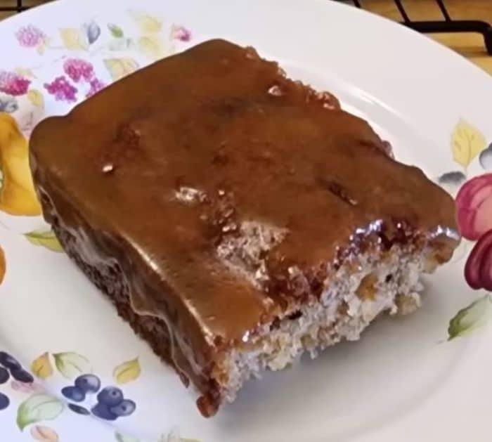 Easy Old Fashioned Apple Cake Recipe