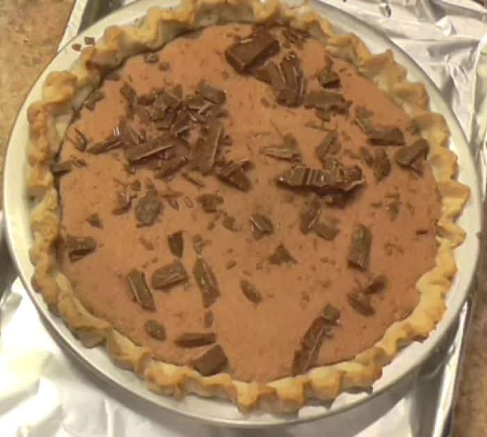 How To Make Old-Fashioned Chocolate Fudge Pie