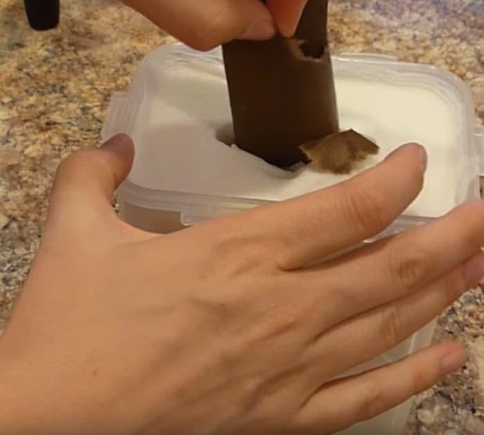 Make easy quick kitchen wipes with rubbing alcohol