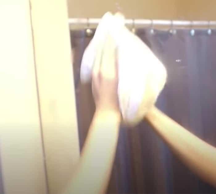 Stop your bathroom mirror from Fogging up - No Fog in Bathroom Mirror Hack