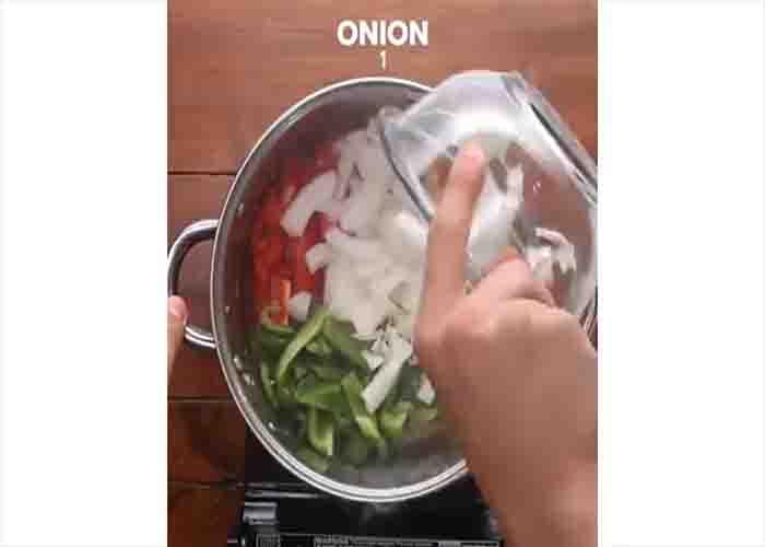 Sauteing the veggies for the chicken fajita pasta