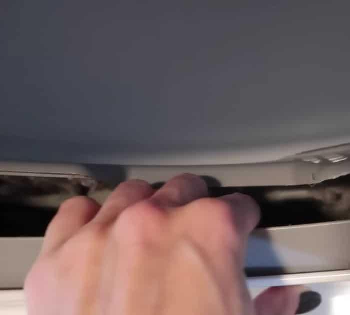 How to Clean Dryer Lint Trap Easily