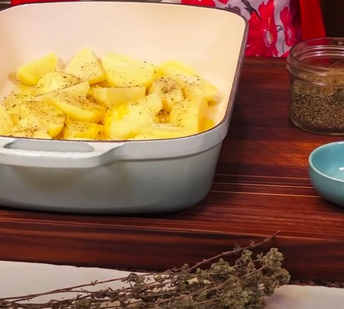 Greek Lemon Potatoes | Homemade Recipes