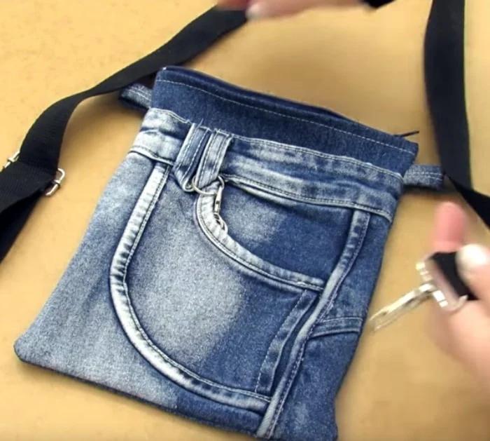Make a fabulous cheap easy recycled jean crossbody bag