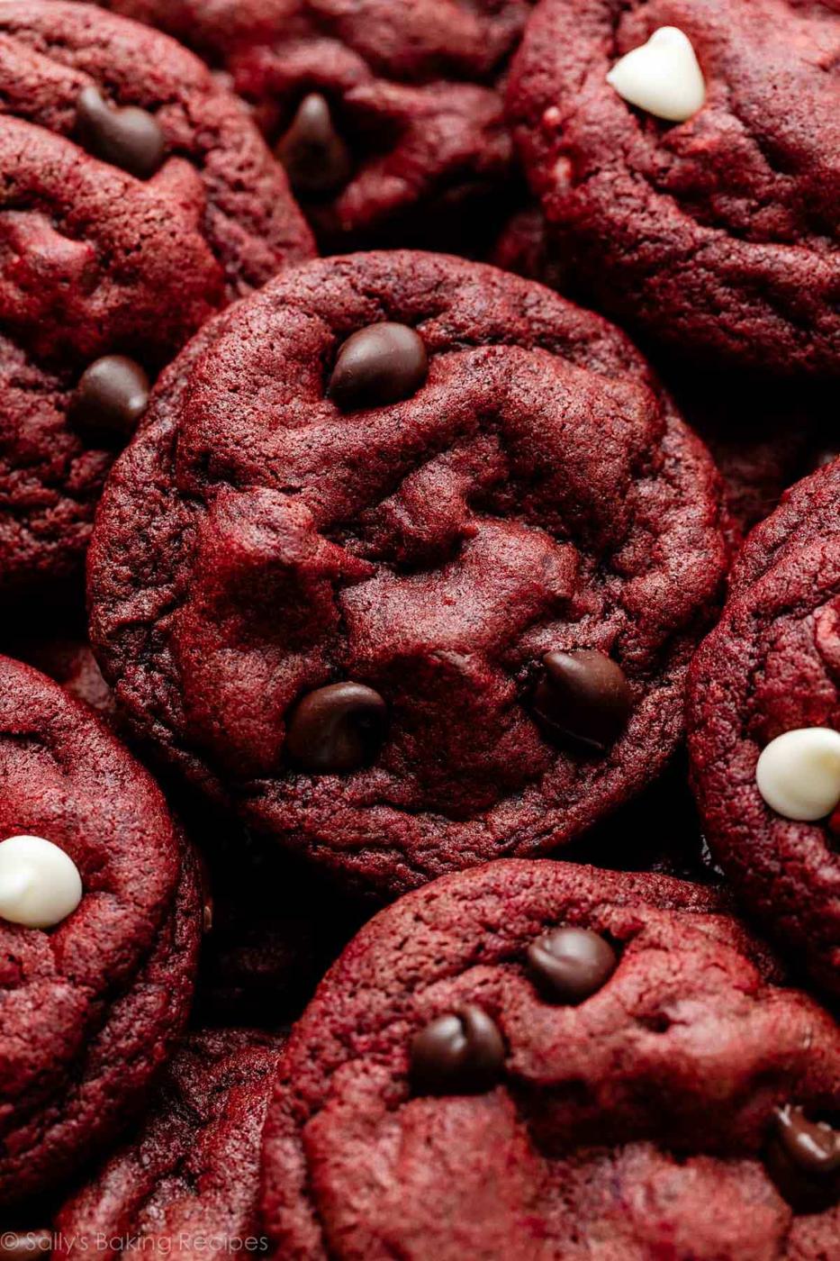 Valentine cookie recipes - red velvet chocolate chip cookies, easy Valentine recipe