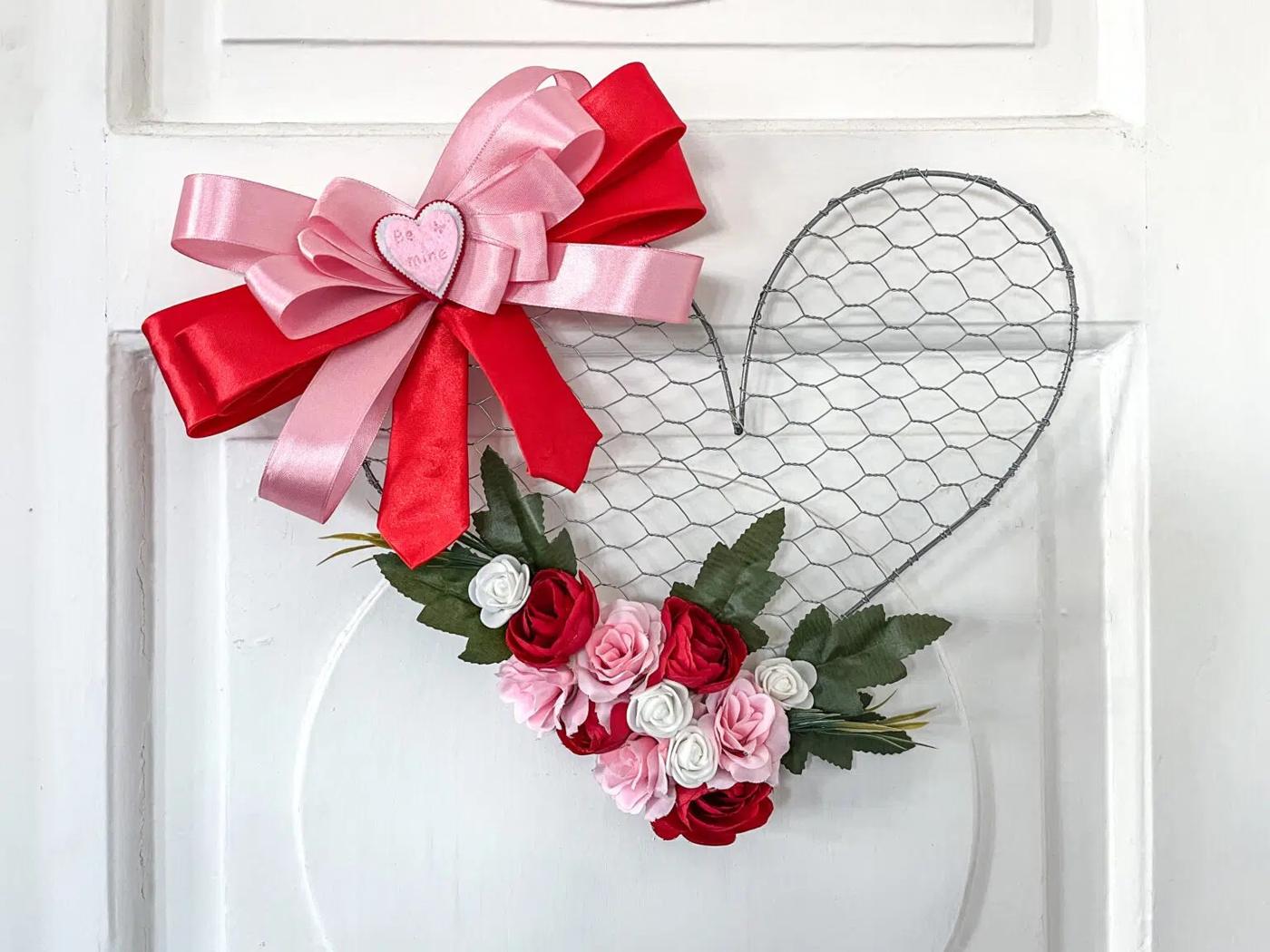 Chicken Wire Heart Decor, low mess and low stress to make and proof a small idea can make a big difference