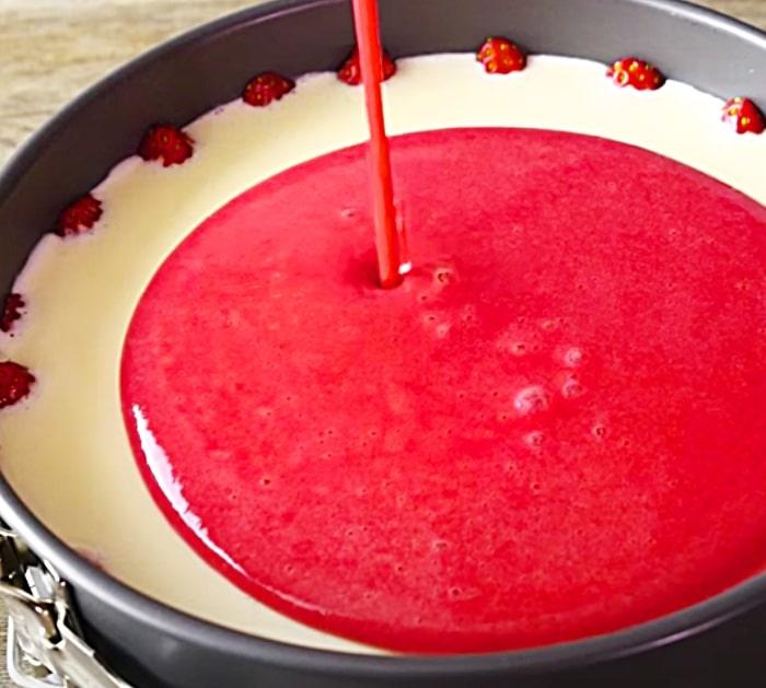 No bake strawberry cheesecake with yogurt