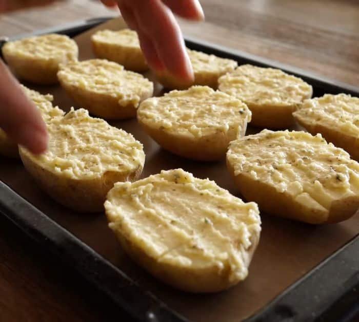 Super Easy Garlic Cheese Butter Potatoes Ingredients