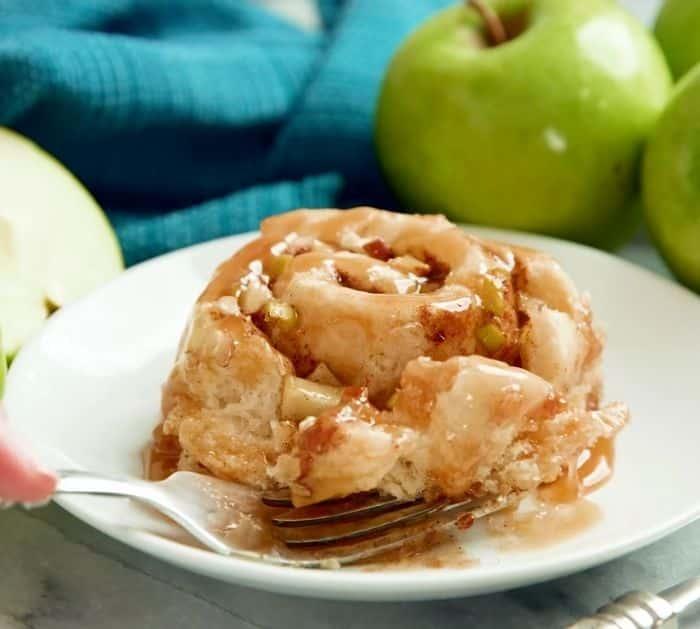 How To Make Caramel Apple Cinnamon Rolls