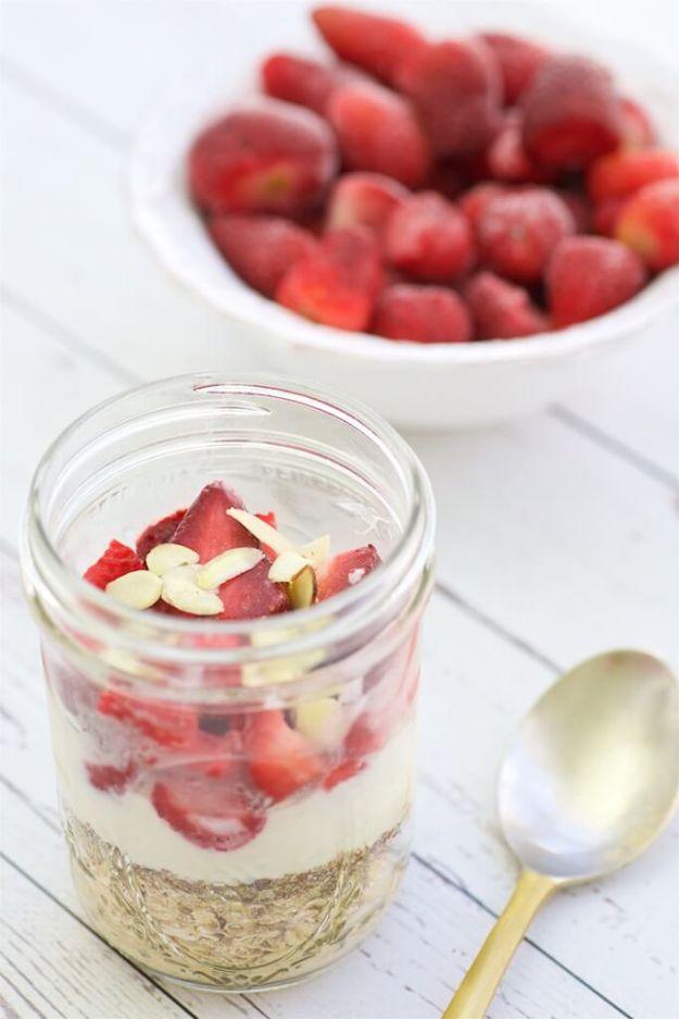 Overnight Oats Recipes - Strawberry Vanilla Overnight Oats - Easy Breakfast Recipe Idea - Healthy Fruit to Add Blueberry, Banana, Strawberry and Pineapple, Apple Cinnamon - Brunch