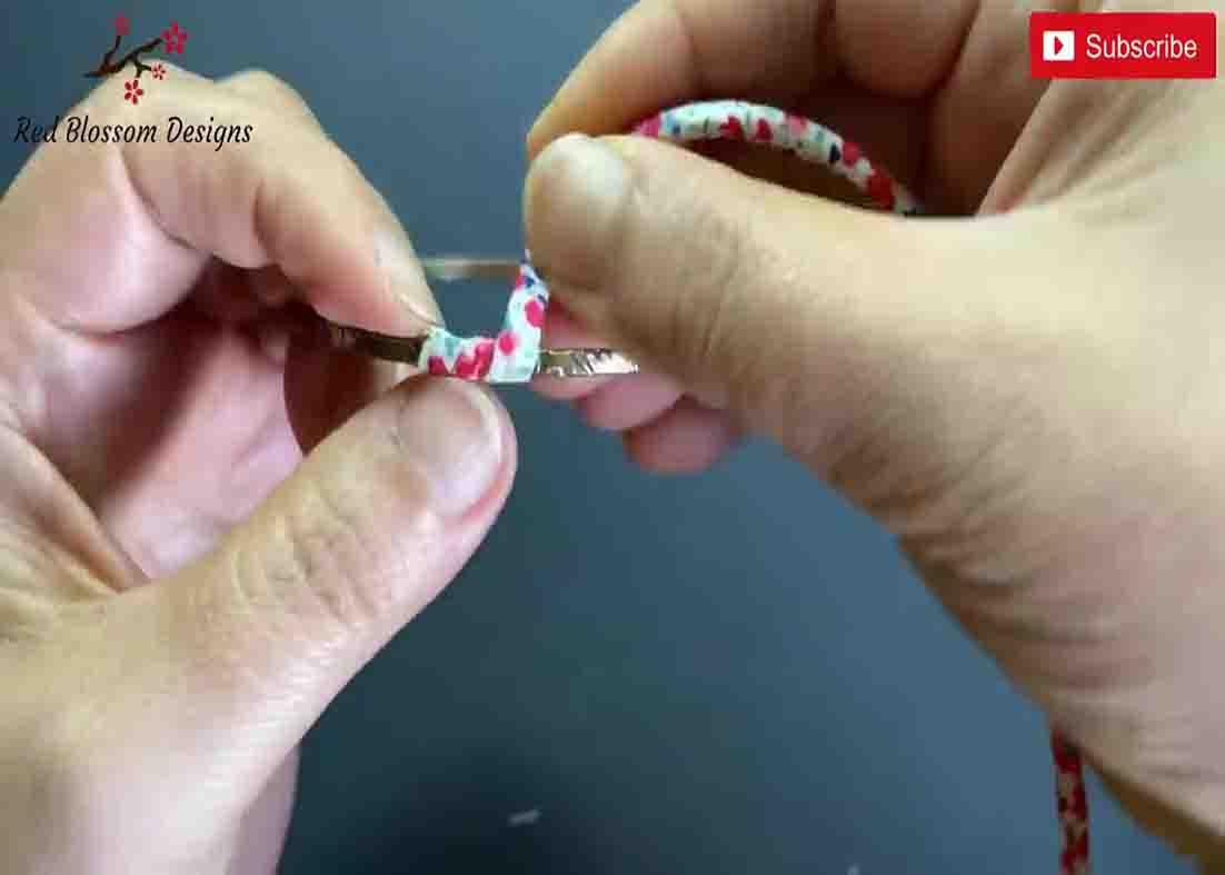 Wrapping the rope fabric into the bangle
