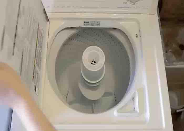 Washing the washing machine with mouthwash