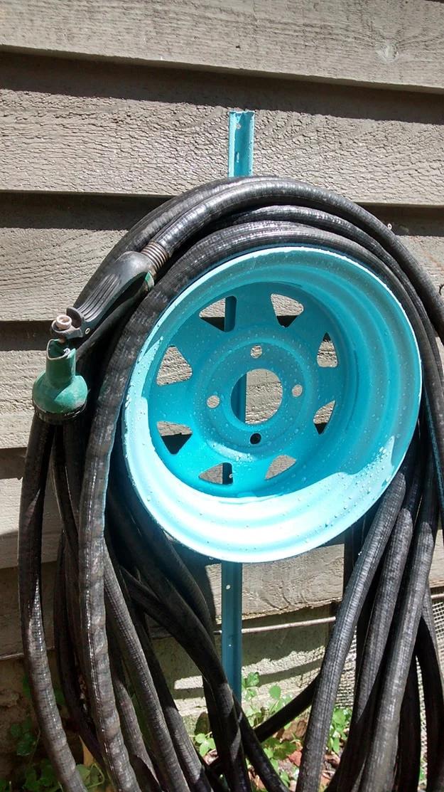 Old Car Parts DIY Projects - Tire Rims Recycled into Hose Reel - DIY Projects & Crafts by Sueeye #diy