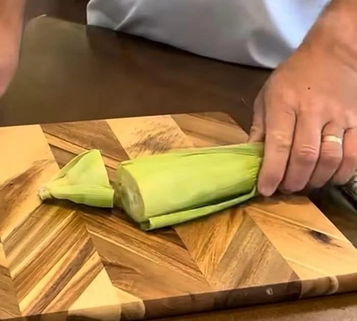 How to Easily Remove Corn Silk