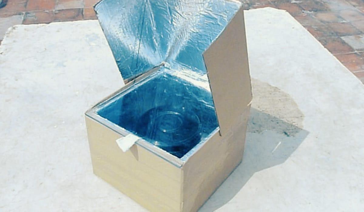 Turn A Cardboard Box Into A Solar Oven