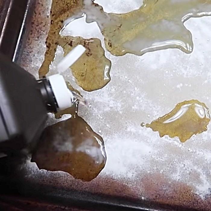 How To Clean Sheet Pans - Easy Way To Clean Baked On Grease - Cleaning Hacks