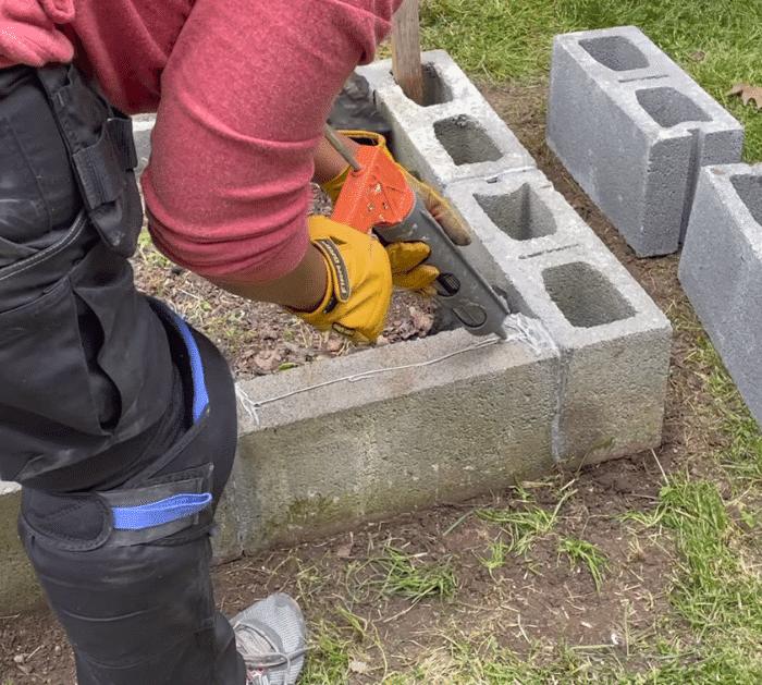 How to Build a Cheap Cinder Block Raised Garden Without Cement Tutorial
