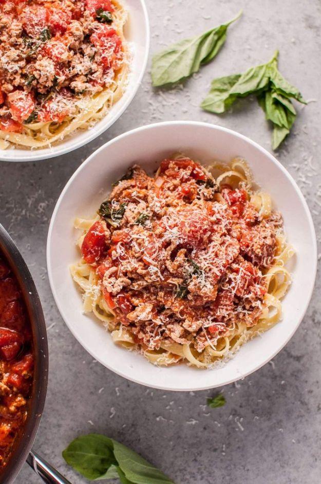 Ground Turkey Recipes - Easy 20 Minute Turkey Bolognese - Healthy and Easy Turkey Recipe Ideas for Dinner, Lunch, Snack - Quick Crockpot and Instant Pot, Casserole, Meatballs, Past