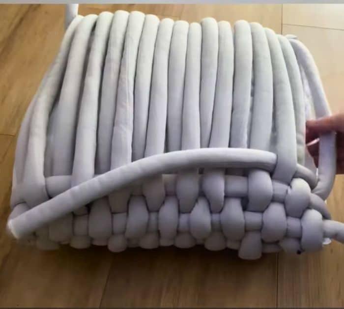 How to Make Big Chunky Braided Pillow Instructions