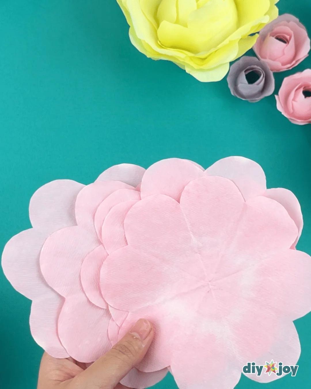 Homemade Coffee Filter Flowers — how to make a coffee filter flower