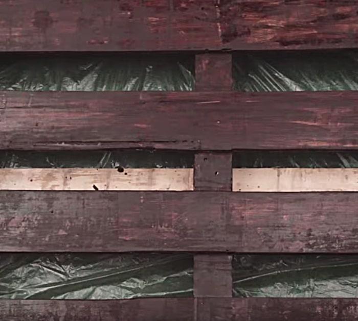 Learn to make a really cute easy pallet herb garden in a few steps