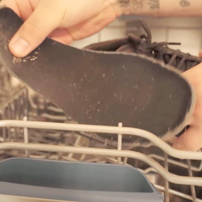 Clean tennis Shoes In The Dishwasher - How To Clean tennis Shoes - Best Way To Clean Tennis Shoes