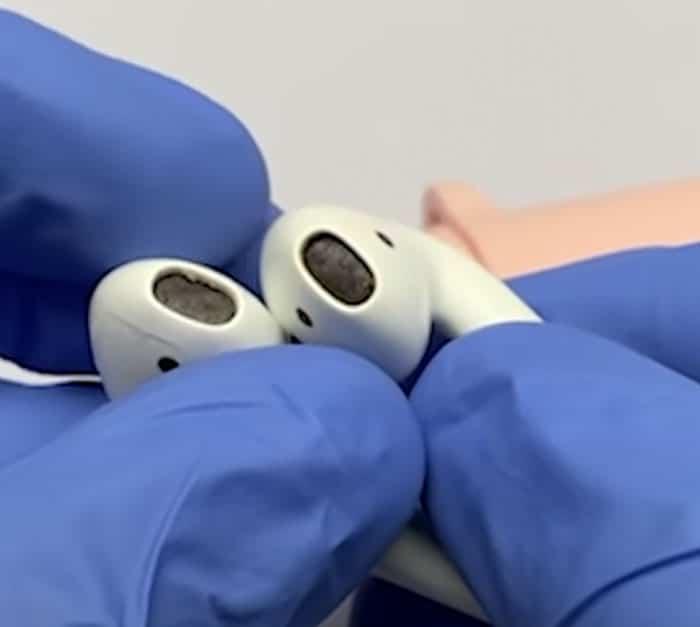 Use Toothpick To Clean Dirty AirPods - Cleaning Hacks