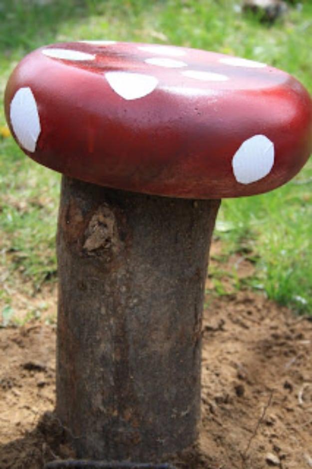 Cute Toadstools For The Backyard, an outdoor diy project, simple enough for a first try and an idea worth saving for later