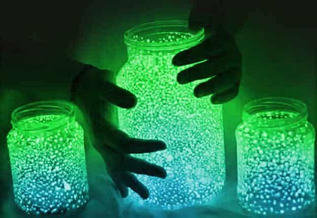Easy Crafts for Kids to Make in Summertime - DIY Mason Jar Fairy Lights - DIY Projects & Crafts by Sueeye at