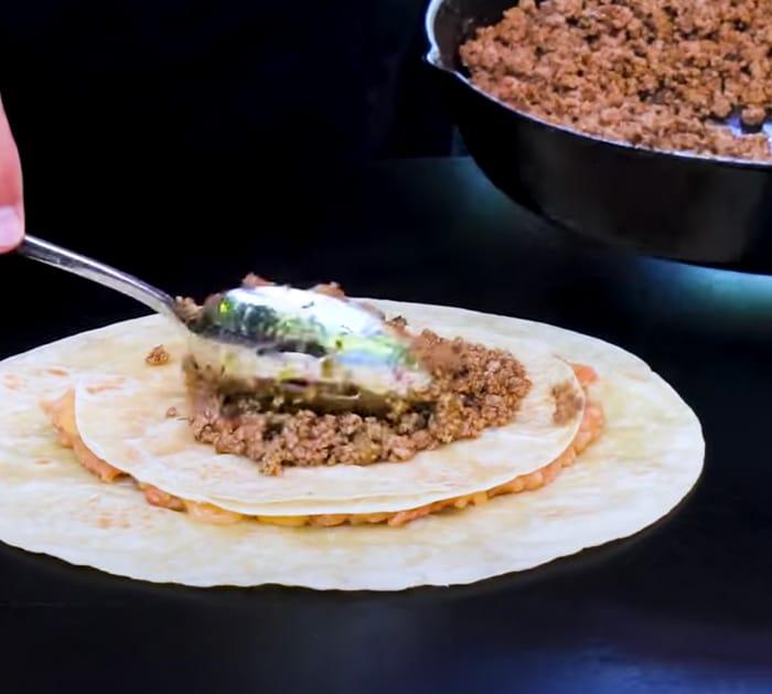 Copy Cat Taco Bell Beefy 5 Layer Burrito Recipe | Copycat Recipes