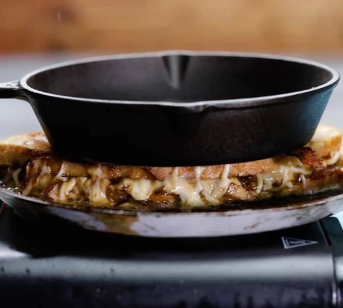 How To Make French Onion Soup Grilled Cheese Sandwich