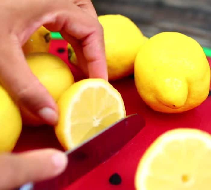Easy Summer Strawberry Lemonade Recipe