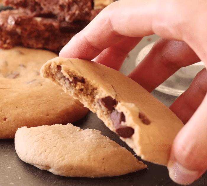 How to Make Soft Chocolate Chip Cookies