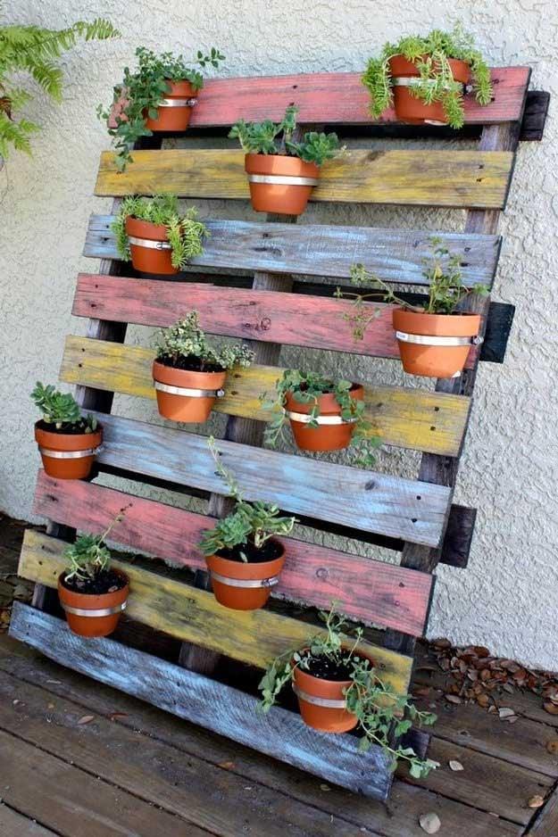 Vertical Pot Pallet Planter, a pallet furniture idea worth trying at home and worth trying before buying something new