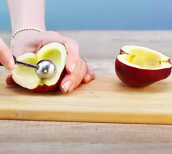 Carve Out Inside Apples To Make Jello Shots - Apple Recipes - Fall Alcoholic Drinks - Tipsy Bartender Recipes
