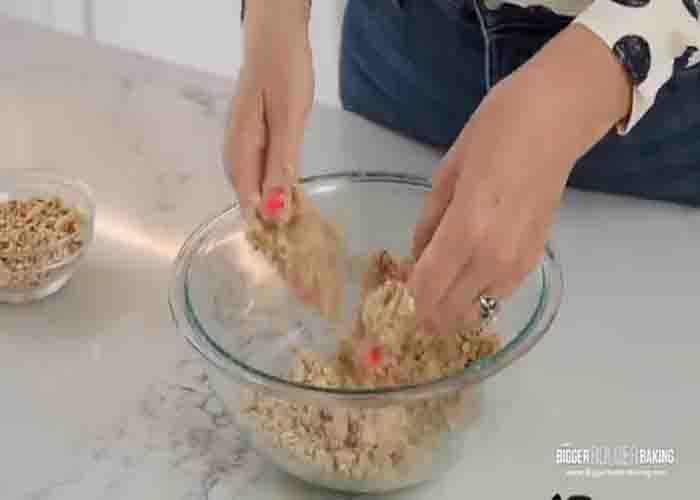 Making the streusel topping for the apple pie blondies