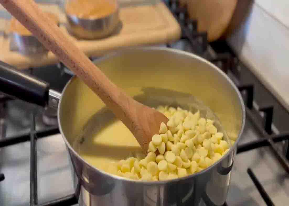 Mixing all the peanut butter fudge ingredients together