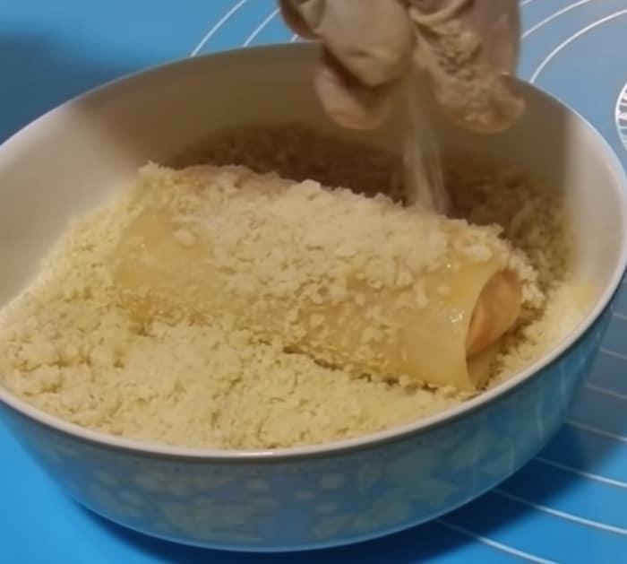 Make delicious easy cheap Crunchy Mozzarella Sticks