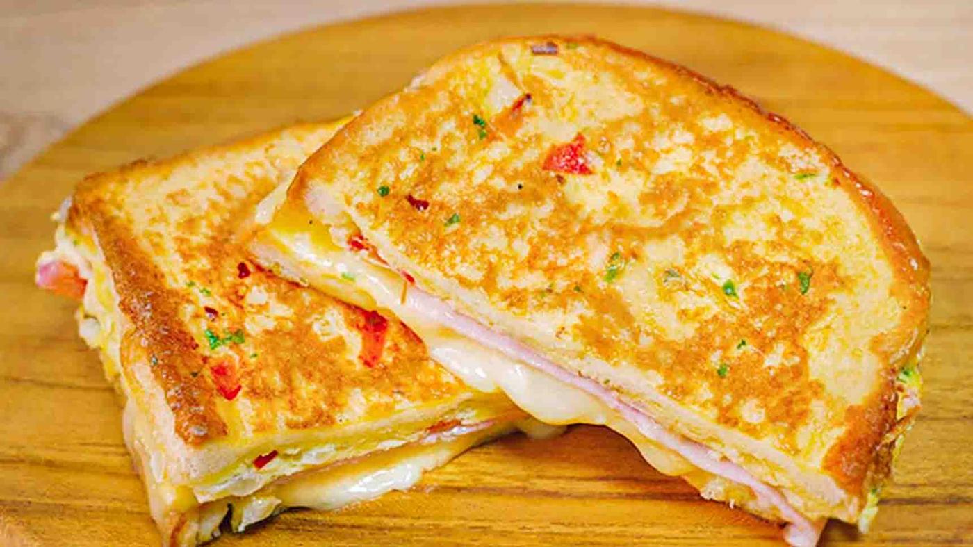 Easy One-Pan Egg Toast Recipe