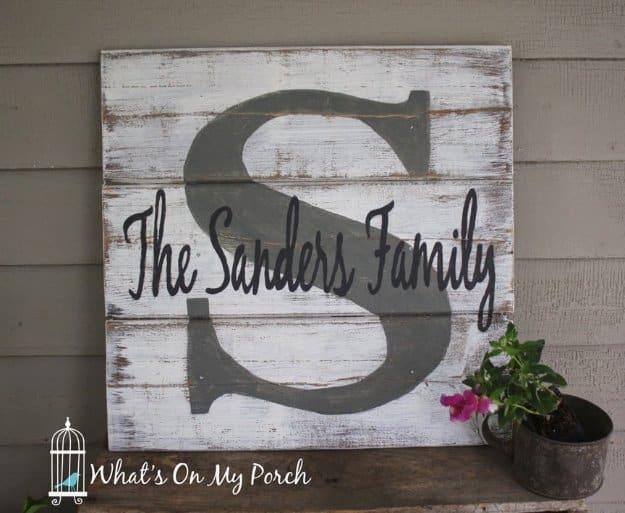 Monogram Pallet Family Name Sign, a simple craft using basic stencils and paint and a thoughtful handmade gift idea