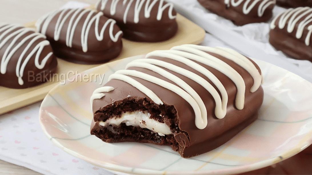 Easy Chocolate-Covered Mini Cakes Recipe