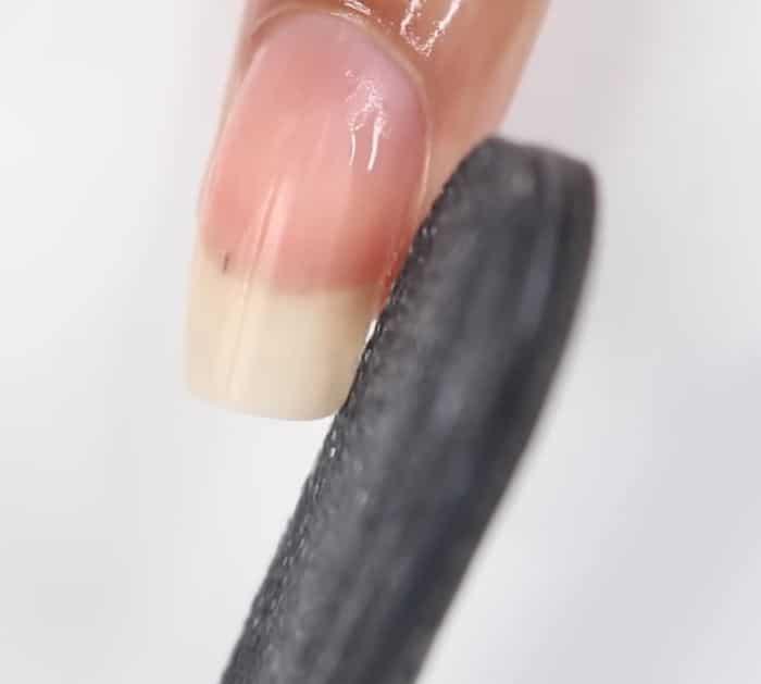 How to Paint Your Nails Neatly