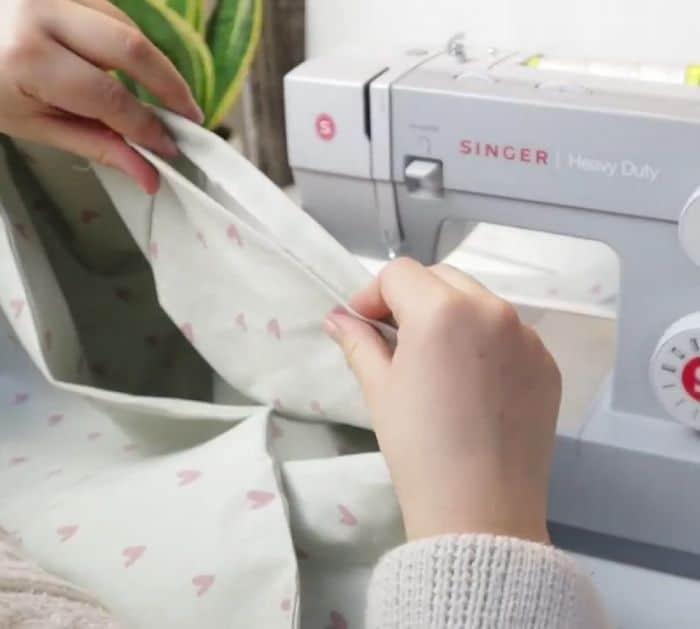 Easy Stand Mixer Cover Sewing Tutorial